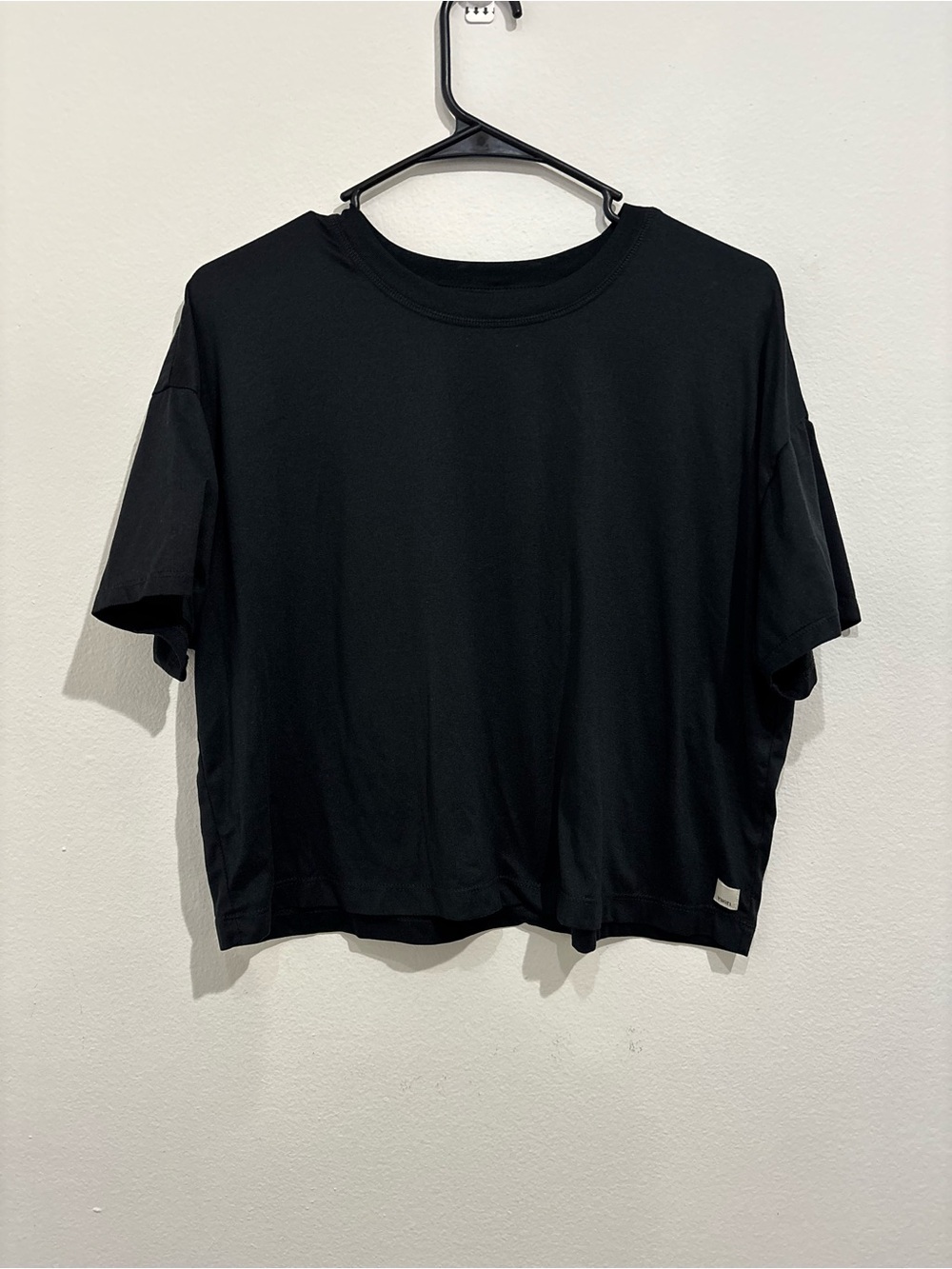 Vuori Black Short Sleeve Shirt Size Large